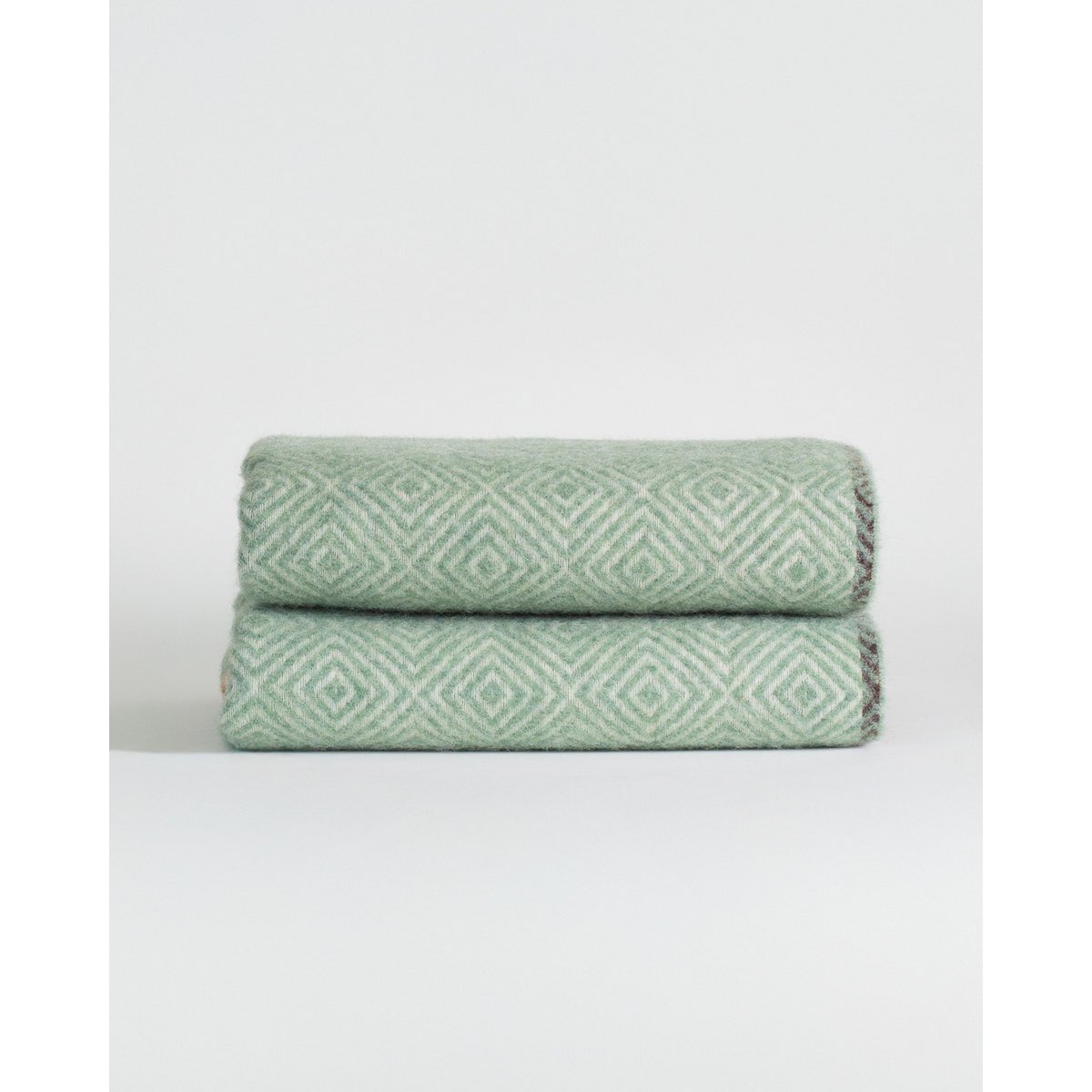 Wool Throw Blanket, Mint Green – Soft Comfort for Everyday Living